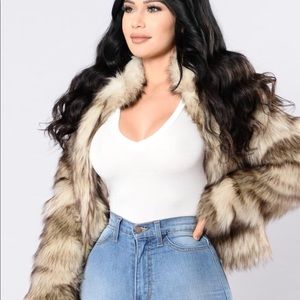 Fashion nova Fernanda faux fur coat
